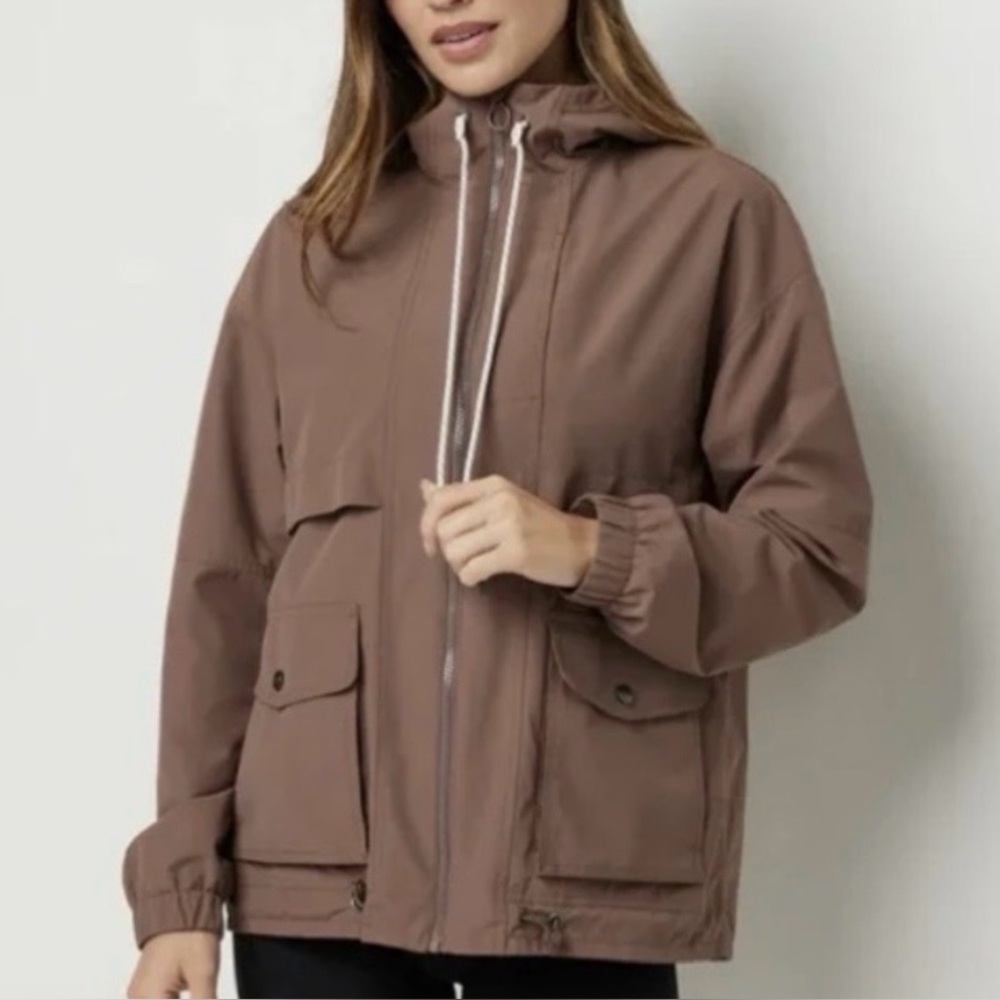 NWOT Vuori Elijo Rain Jacket